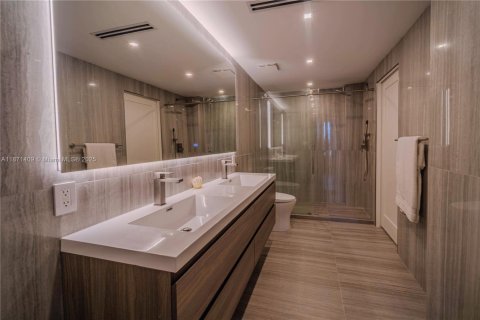 Condominio en venta en Miami Beach, Florida, 2 dormitorios, 128.3 m2 № 1982560 - foto 18
