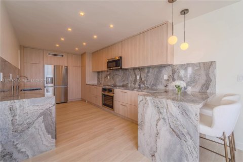 Condominio en venta en Miami Beach, Florida, 2 dormitorios, 128.3 m2 № 1982560 - foto 4