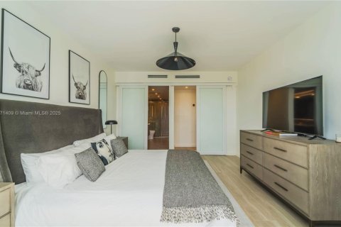 Condominio en venta en Miami Beach, Florida, 2 dormitorios, 128.3 m2 № 1982560 - foto 12