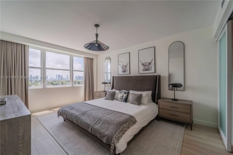 Condominio en venta en Miami Beach, Florida, 2 dormitorios, 128.3 m2 № 1982560 - foto 10