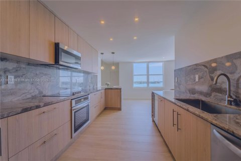 Condominio en venta en Miami Beach, Florida, 2 dormitorios, 128.3 m2 № 1982560 - foto 6