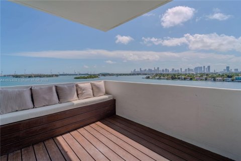 Condominio en venta en Miami Beach, Florida, 2 dormitorios, 128.3 m2 № 1982560 - foto 15