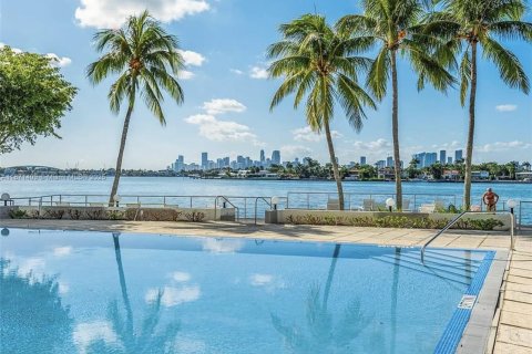 Condominio en venta en Miami Beach, Florida, 2 dormitorios, 128.3 m2 № 1982560 - foto 24