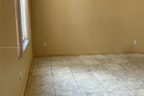 Villa ou maison à vendre à Miami, Floride: 4 chambres, 222.87 m2 № 1785704 - photo 10