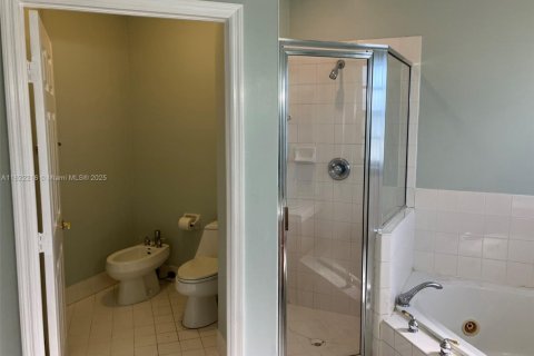 Villa ou maison à vendre à Miami, Floride: 4 chambres, 222.87 m2 № 1785704 - photo 22