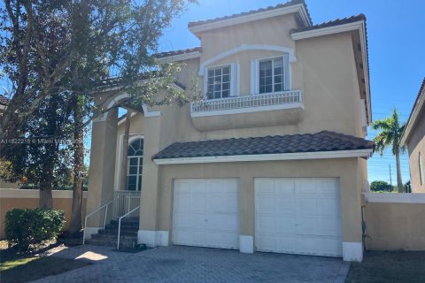 Villa ou maison à vendre à Miami, Floride: 4 chambres, 222.87 m2 № 1785704 - photo 1