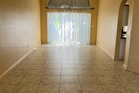 Villa ou maison à vendre à Miami, Floride: 4 chambres, 222.87 m2 № 1785704 - photo 8