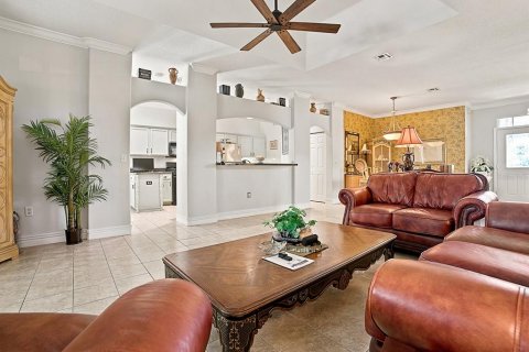 House in Leesburg, Florida 3 bedrooms, 183.57 sq.m. № 2205466 - photo 23