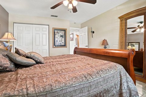 House in Leesburg, Florida 3 bedrooms, 183.57 sq.m. № 2205466 - photo 14