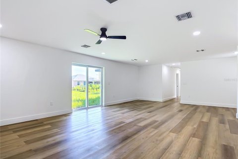 House in Lehigh Acres, Florida 3 bedrooms, 148.64 sq.m. № 2107626 - photo 25
