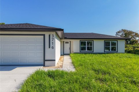 House in Lehigh Acres, Florida 3 bedrooms, 148.64 sq.m. № 2107626 - photo 2