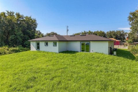 House in Lehigh Acres, Florida 3 bedrooms, 148.64 sq.m. № 2107626 - photo 15