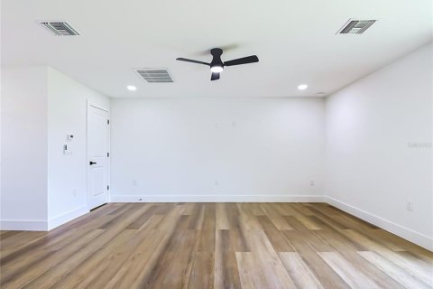 House in Lehigh Acres, Florida 3 bedrooms, 148.64 sq.m. № 2107626 - photo 23