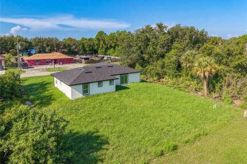 House in Lehigh Acres, Florida 3 bedrooms, 148.64 sq.m. № 2107626 - photo 12