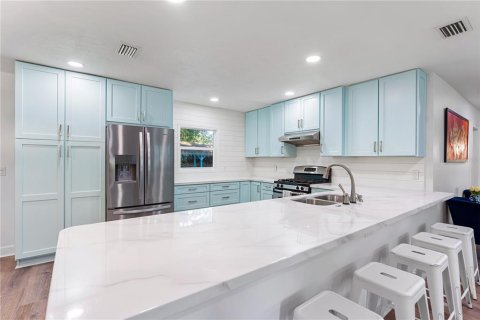 House in Sarasota, Florida 4 bedrooms, 209.22 sq.m. № 1721673 - photo 12