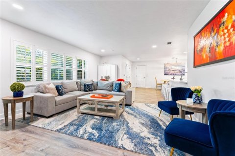 House in Sarasota, Florida 4 bedrooms, 209.22 sq.m. № 1721673 - photo 11