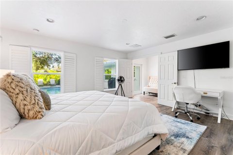 House in Sarasota, Florida 4 bedrooms, 209.22 sq.m. № 1721673 - photo 22