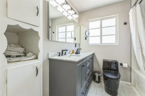 Apartamento en alquiler en Saint Petersburg, Florida, 2 dormitorios, 92.9 m2 № 1824299 - foto 9