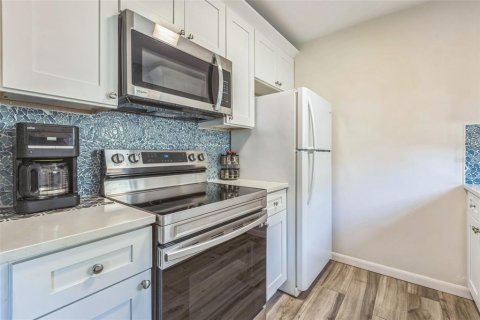 Apartamento en alquiler en Saint Petersburg, Florida, 2 dormitorios, 92.9 m2 № 1824299 - foto 3