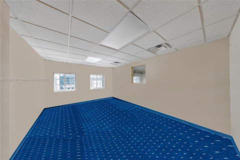 Commercial property in Medley, Florida № 1691168 - photo 17