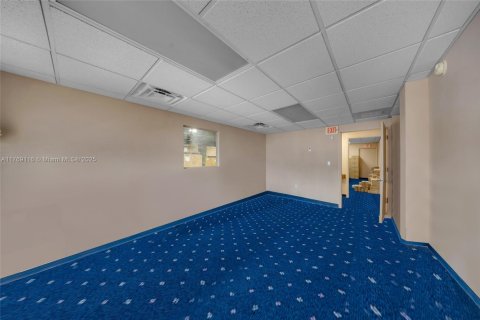 Commercial property in Medley, Florida № 1691168 - photo 16