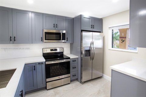 Condominio en alquiler en Boca Raton, Florida, 2 dormitorios, 84.73 m2 № 1981283 - foto 3