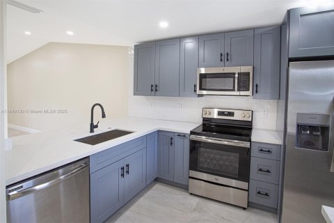 Condominio en alquiler en Boca Raton, Florida, 2 dormitorios, 84.73 m2 № 1981283 - foto 2