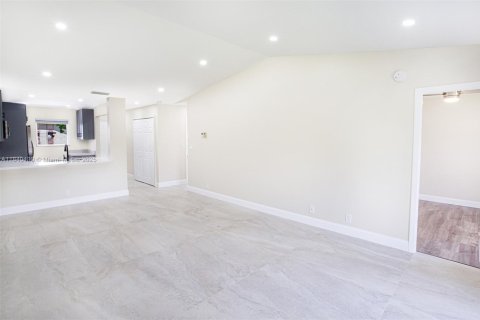 Condominio en alquiler en Boca Raton, Florida, 2 dormitorios, 84.73 m2 № 1981283 - foto 10