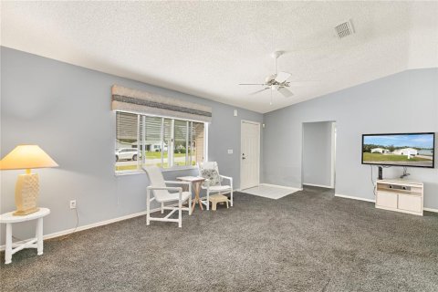 House in Summerfield, Florida 3 bedrooms, 150.5 sq.m. № 1670831 - photo 6