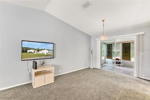 House in Summerfield, Florida 3 bedrooms, 150.5 sq.m. № 1670831 - photo 7