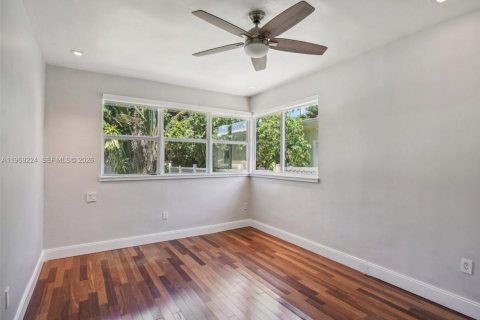 Купить виллу или дом в Серфсайд, Флорида 3 спальни, 116.78м2, № 2049634 - фото 19