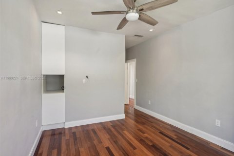 Купить виллу или дом в Серфсайд, Флорида 3 спальни, 116.78м2, № 2049634 - фото 17