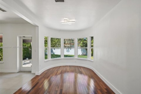 Купить виллу или дом в Серфсайд, Флорида 3 спальни, 116.78м2, № 2049634 - фото 6