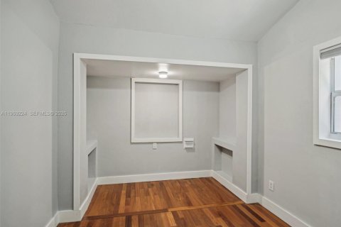 Купить виллу или дом в Серфсайд, Флорида 3 спальни, 116.78м2, № 2049634 - фото 15