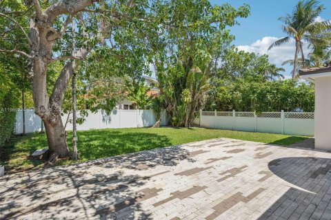 Купить виллу или дом в Серфсайд, Флорида 3 спальни, 116.78м2, № 2049634 - фото 29