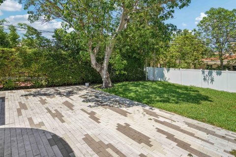 Купить виллу или дом в Серфсайд, Флорида 3 спальни, 116.78м2, № 2049634 - фото 30