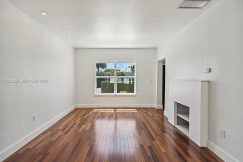 Купить виллу или дом в Серфсайд, Флорида 3 спальни, 116.78м2, № 2049634 - фото 8