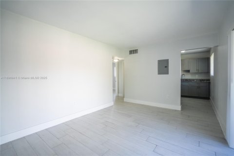 Apartment in Miami, Florida 2 bedrooms, 74.32 sq.m. № 1948250 - photo 6
