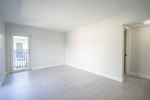 Apartment in Miami, Florida 2 bedrooms, 74.32 sq.m. № 1948250 - photo 8