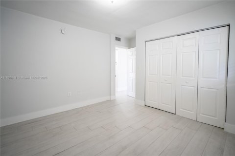 Apartment in Miami, Florida 2 bedrooms, 74.32 sq.m. № 1948250 - photo 12