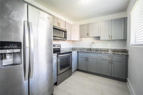 Apartment in Miami, Florida 2 bedrooms, 74.32 sq.m. № 1948250 - photo 9