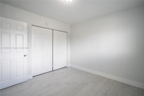Apartment in Miami, Florida 2 bedrooms, 74.32 sq.m. № 1948250 - photo 15