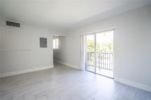 Apartment in Miami, Florida 2 bedrooms, 74.32 sq.m. № 1948250 - photo 3