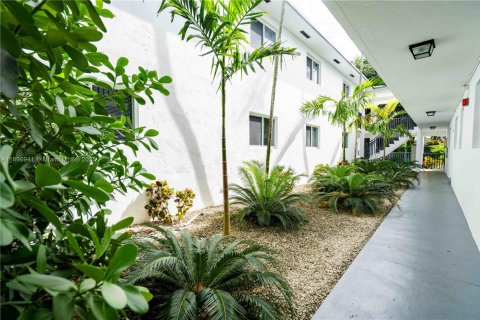 Apartment in Miami, Florida 2 bedrooms, 74.32 sq.m. № 1948250 - photo 21