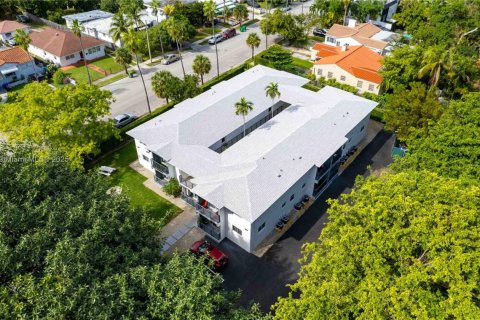 Apartment in Miami, Florida 2 bedrooms, 74.32 sq.m. № 1948250 - photo 1