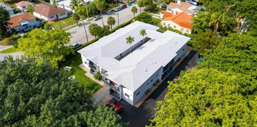 Apartment in Miami, Florida 2 bedrooms, 74.32 sq.m. № 1948250