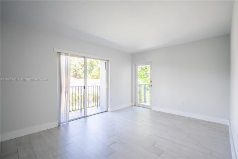 Apartment in Miami, Florida 2 bedrooms, 74.32 sq.m. № 1948250 - photo 7