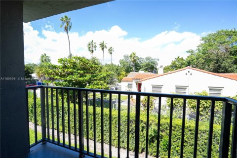 Apartment in Miami, Florida 2 bedrooms, 74.32 sq.m. № 1948250 - photo 4