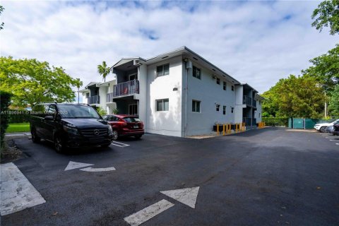 Apartment in Miami, Florida 2 bedrooms, 74.32 sq.m. № 1948250 - photo 19