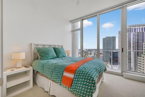 Condo in Saint Petersburg, Florida, 3 bedrooms  № 2240011 - photo 28